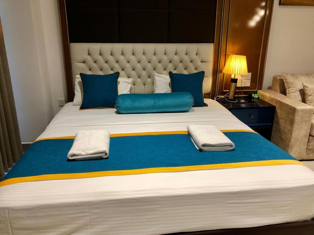 Negombo Ocean Breeze - Bliss On The Beach Luxury Apartments By Serendib Vacation ภายนอก รูปภาพ